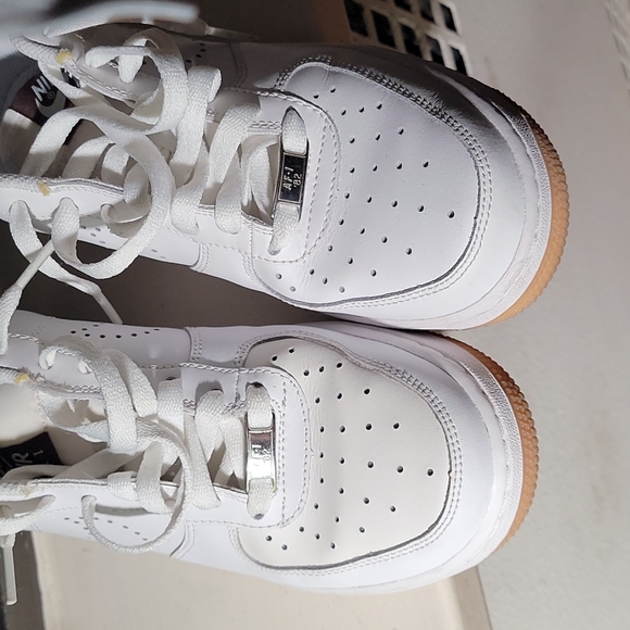 Nike Air force 1s sneakers in 7Y - Picture 3 of 7
